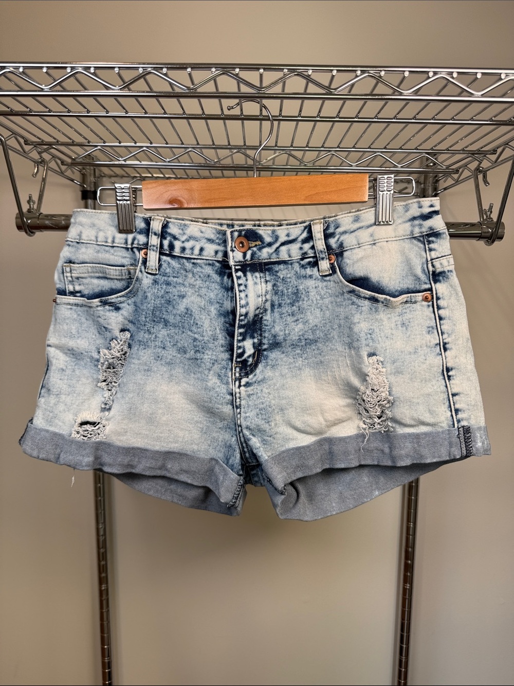 Forever 21 Denim Shorts - Size 29‎